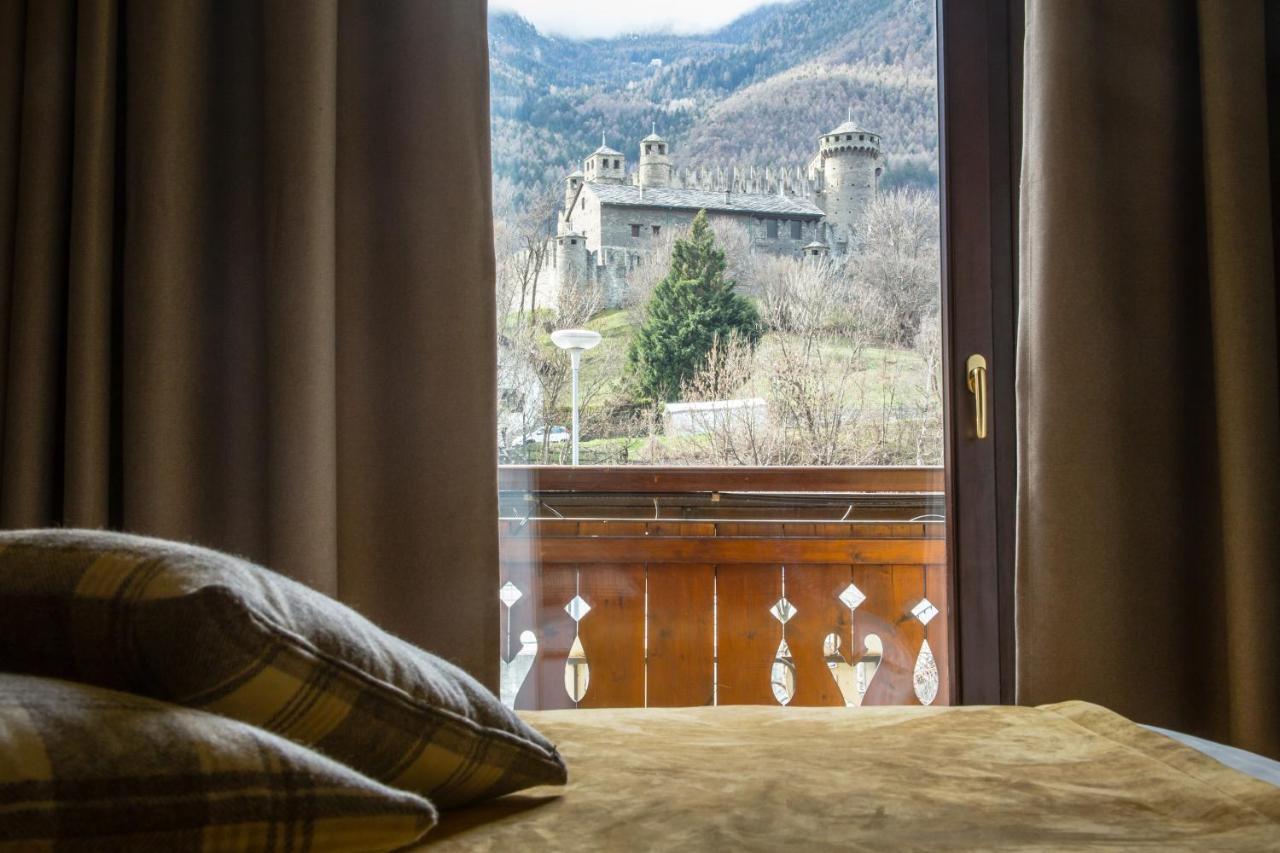 Hotel Comtes De Challant Albergo Etico Valle D'Aosta Fenis Eksteriør billede